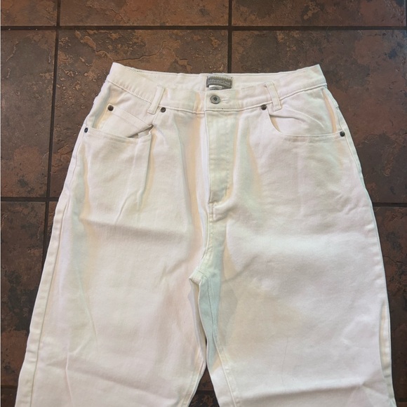 ⭐️⭐️Cold water creek White High-Waisted Jeans - Picture 2 of 4